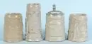 Chopes à bière, 4 pièces – grès, motifs richement reliefés tout autour, 1 avec couvercle en étain et insert en porcelaine, H= 13-18 cm, 19e s., 1 avec…