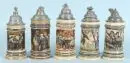 Chopes à bière, 5 pièces – céramique, motifs de personnages colorés, couvercles en étain décorés, H= 22-24 cm, vers 1900
