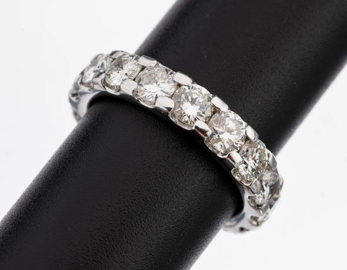 14 kt goud briljant memory ring, witgoud 585/000, 17 briljanten ca. 4.50 ct