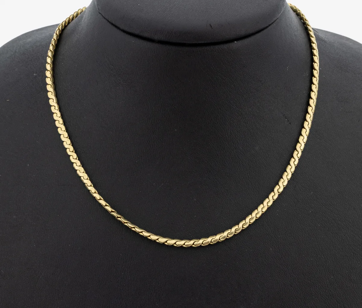 14 kt gouden collier, geelgoud 585/000, L. ca. 70 cm, veerringsluiting, ca. 31,2 g