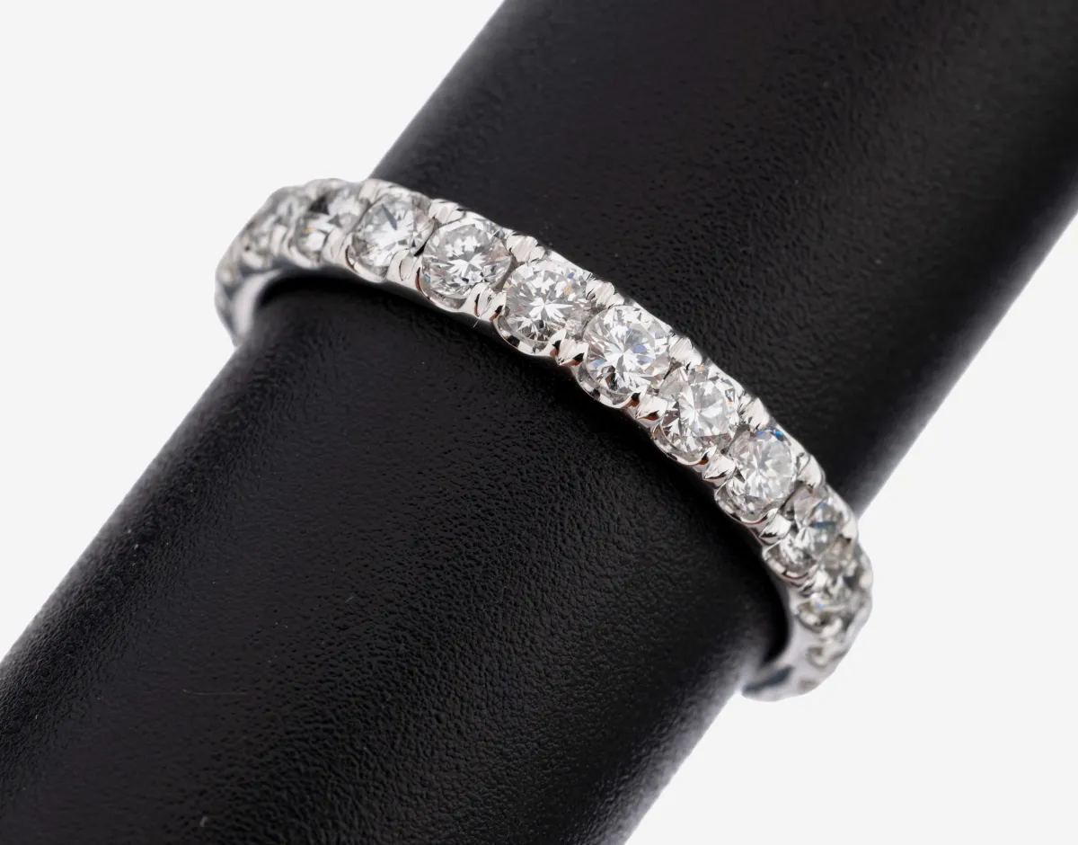 14 kt gold diamond memory ring, white gold 585/000, 25 diamonds total approx. 1.61 ct (engr.)