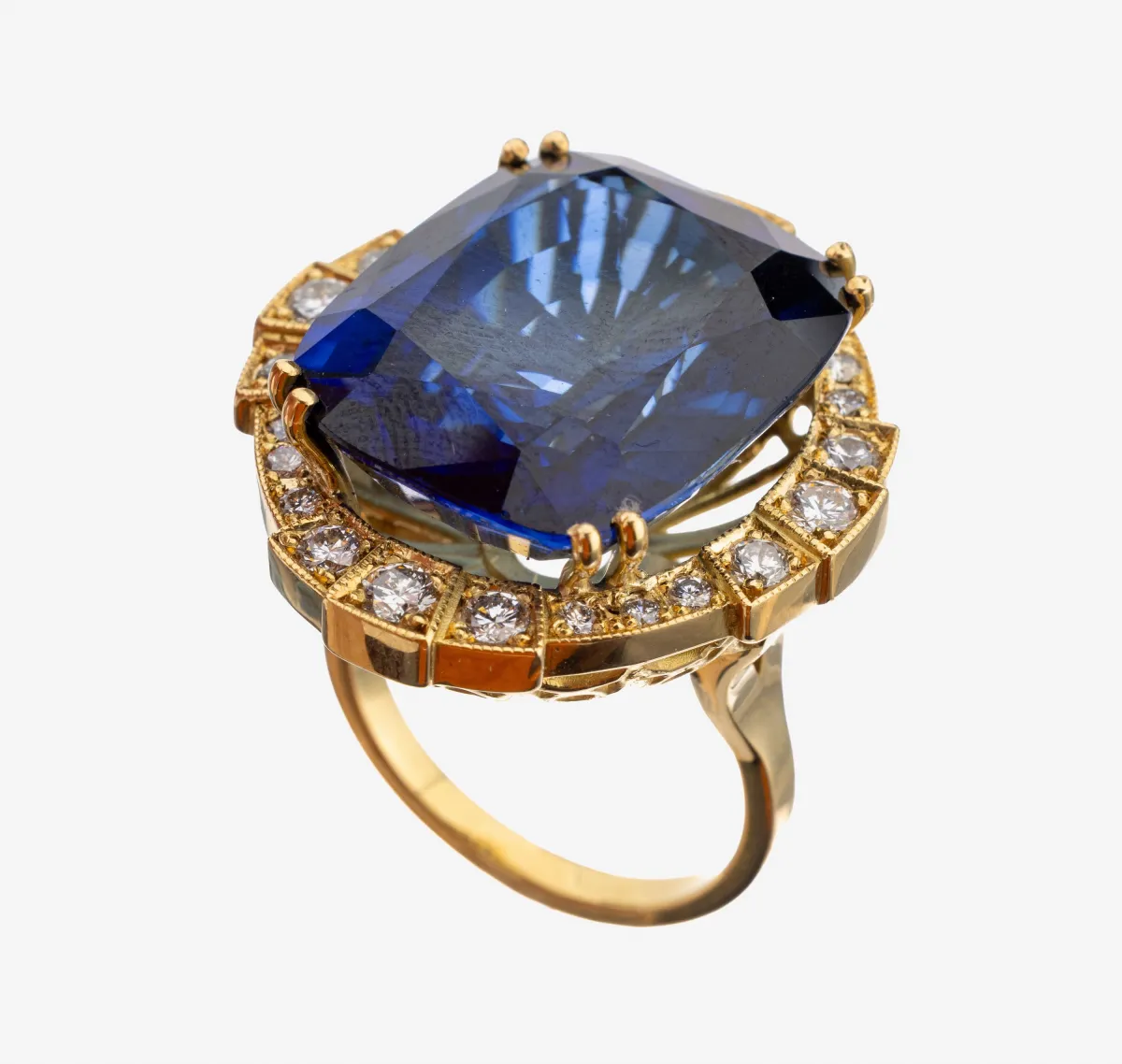 18 kt Gold Saphir-Brillant-Ring, GG 750/000, facett. Saphir ca. 43.50 ct (beh.), 24