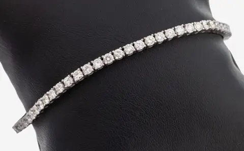 Bracelet ligne en or 14 ct avec diamants taille brillant, or blanc 585/000, 60 diamants taille brillant total env. 4.20 ct