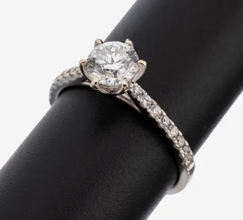 Bague diamant en or 18 kt, or blanc 750/000, diamant central env. 1,0 ct de très haute qualité