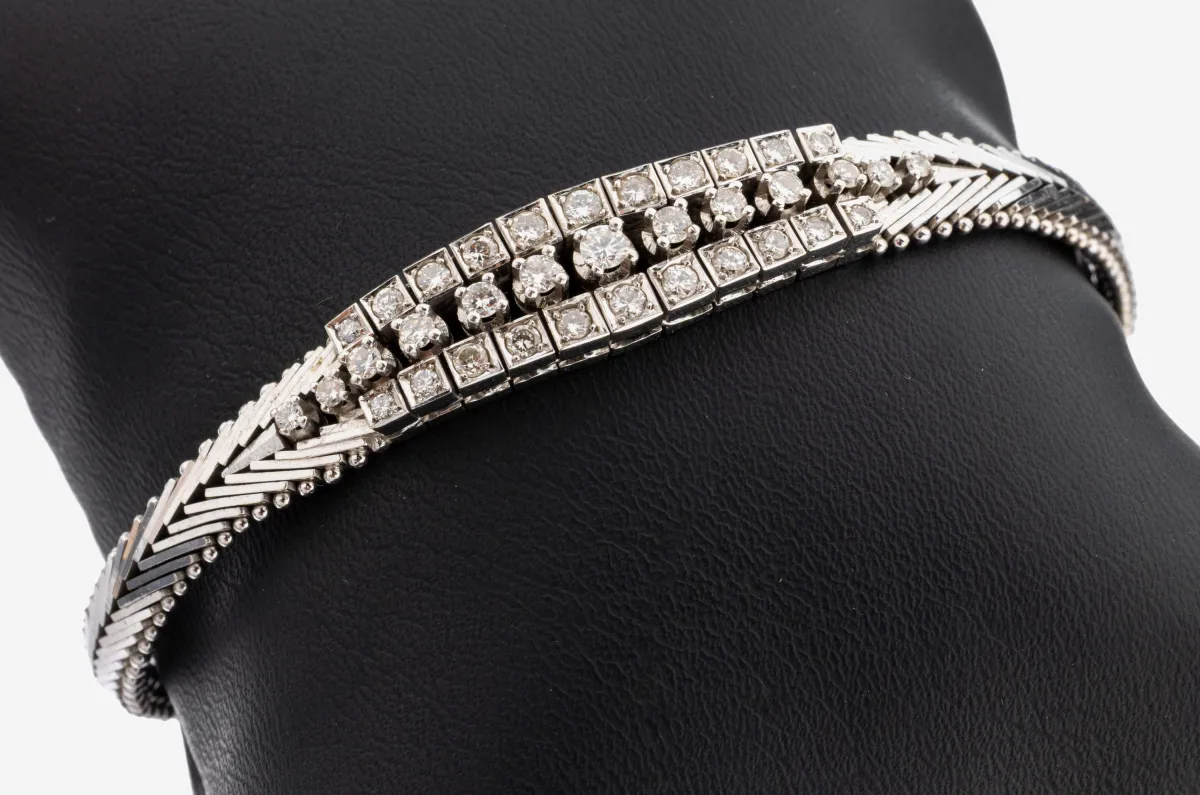 18 kt gold diamond bracelet, 1970s, white gold 750/000, 35 diamonds total approx. 0.94 ct
