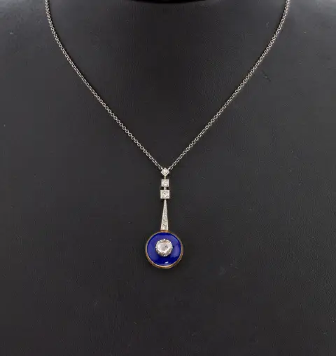 Collier diamant en or 14 kt, vers 1920, or jaune 585/000 poinçonné, partie centrale allongée