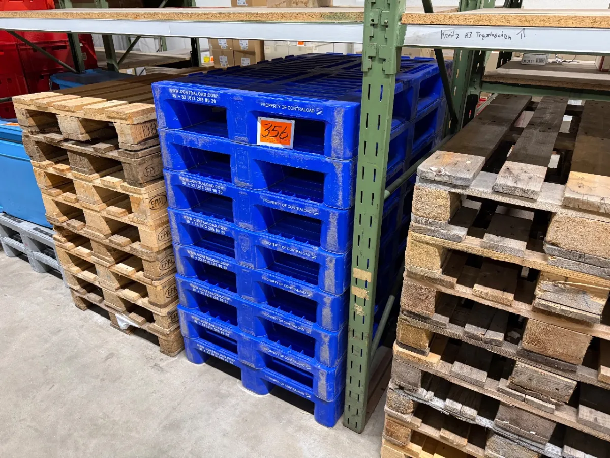 Partij kunststof pallets (8 stuks)