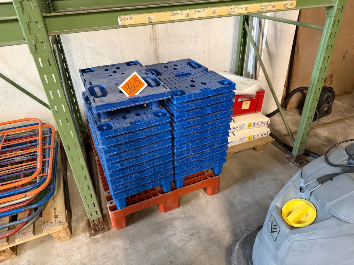 Partij diverse pallets