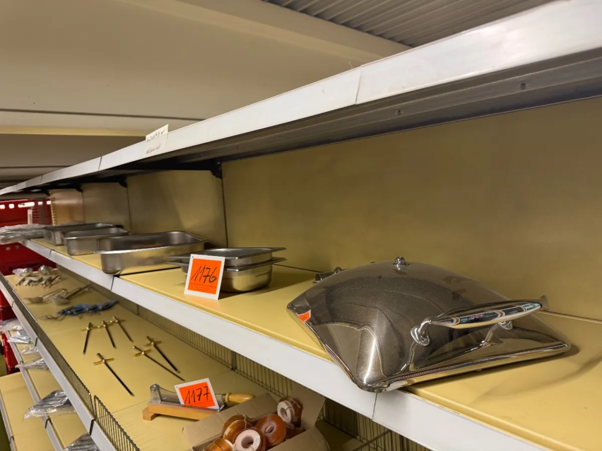 Sada různých spotřebních materiálů