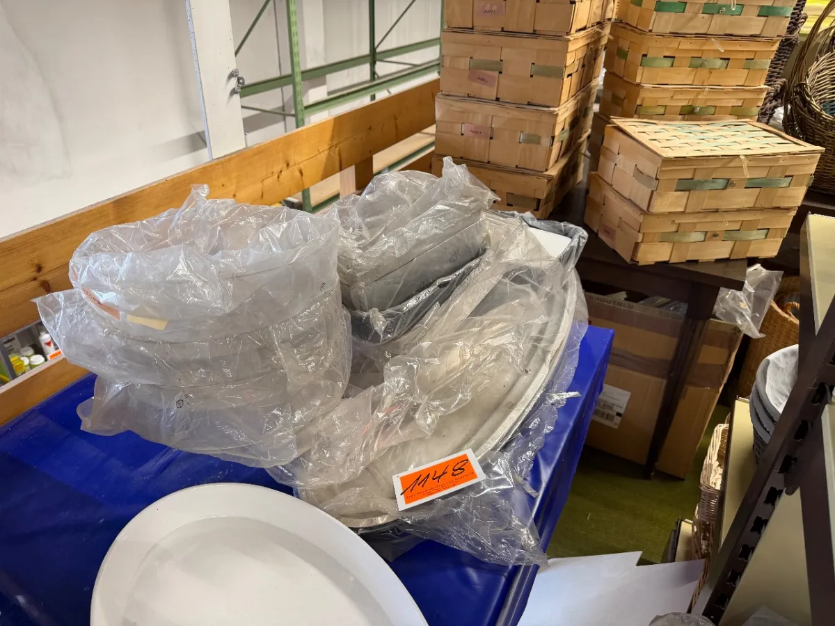 Posten Tortenhauben, Plexihauben, Auflaufformen, GN-Hauben, Tabletts, Schüsseln