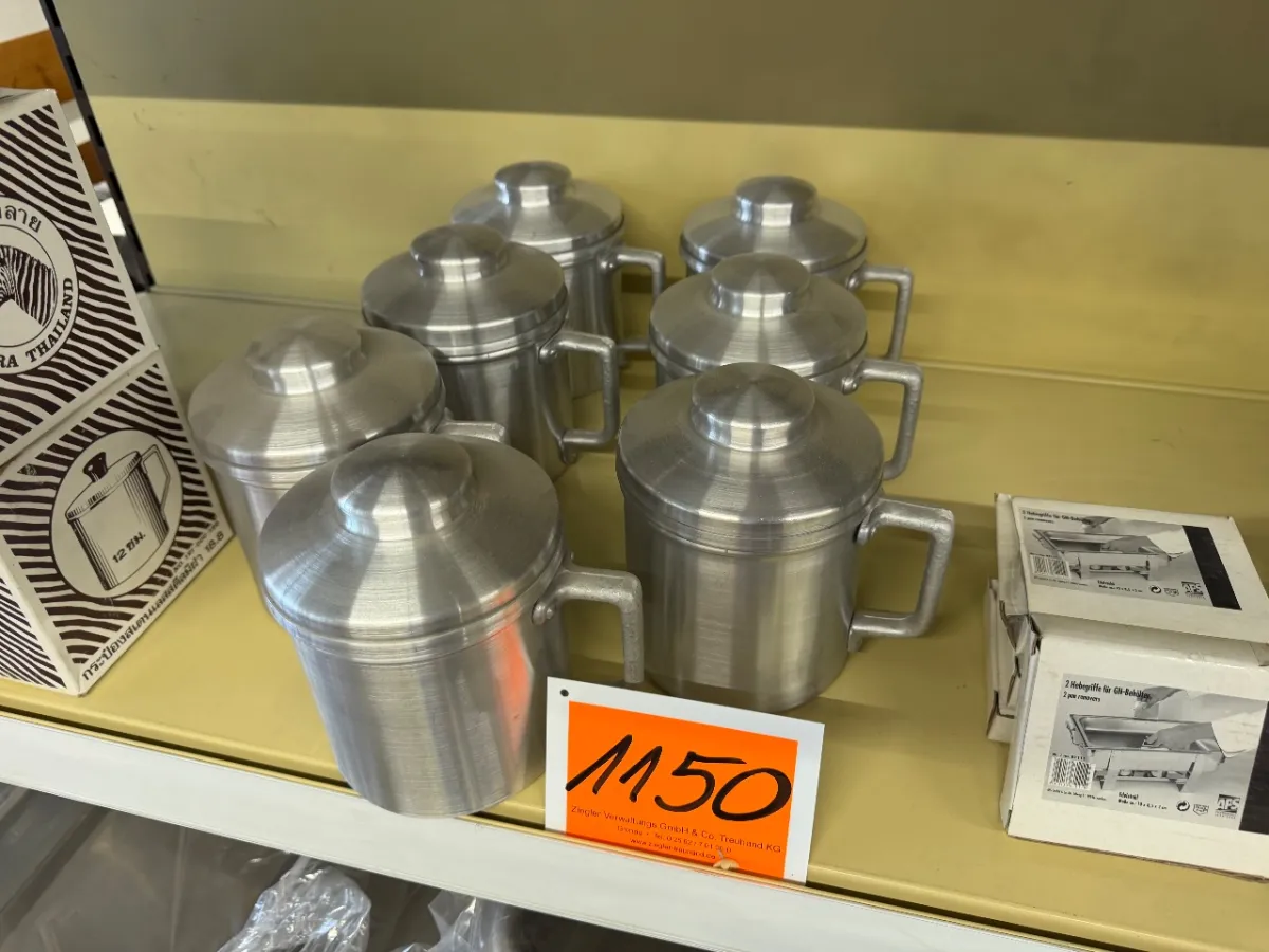 Partij dozen met aluminium handgrepen (7 stuks)
