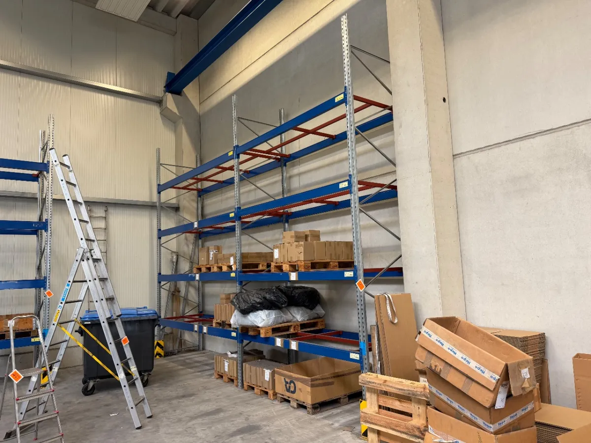Heavy-duty pallet racking (BITO)
