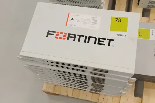 Partij Fortinet FortiGate 100EF firewalls