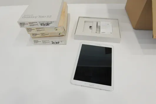 4x Tablety Samsung Galaxy Tab S2