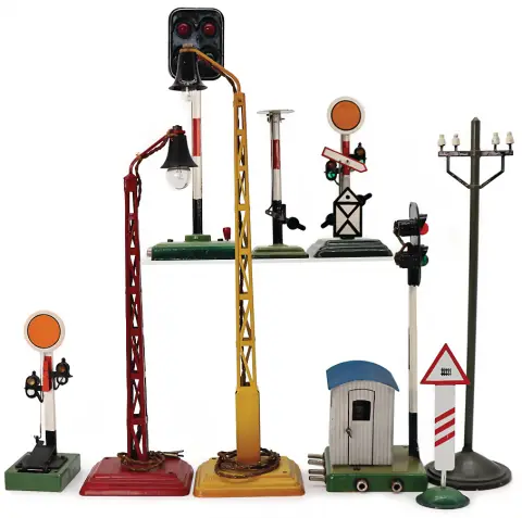 MÄRKLIN – Voie 0, signal lumineux avec maison de garde-barrière 13962