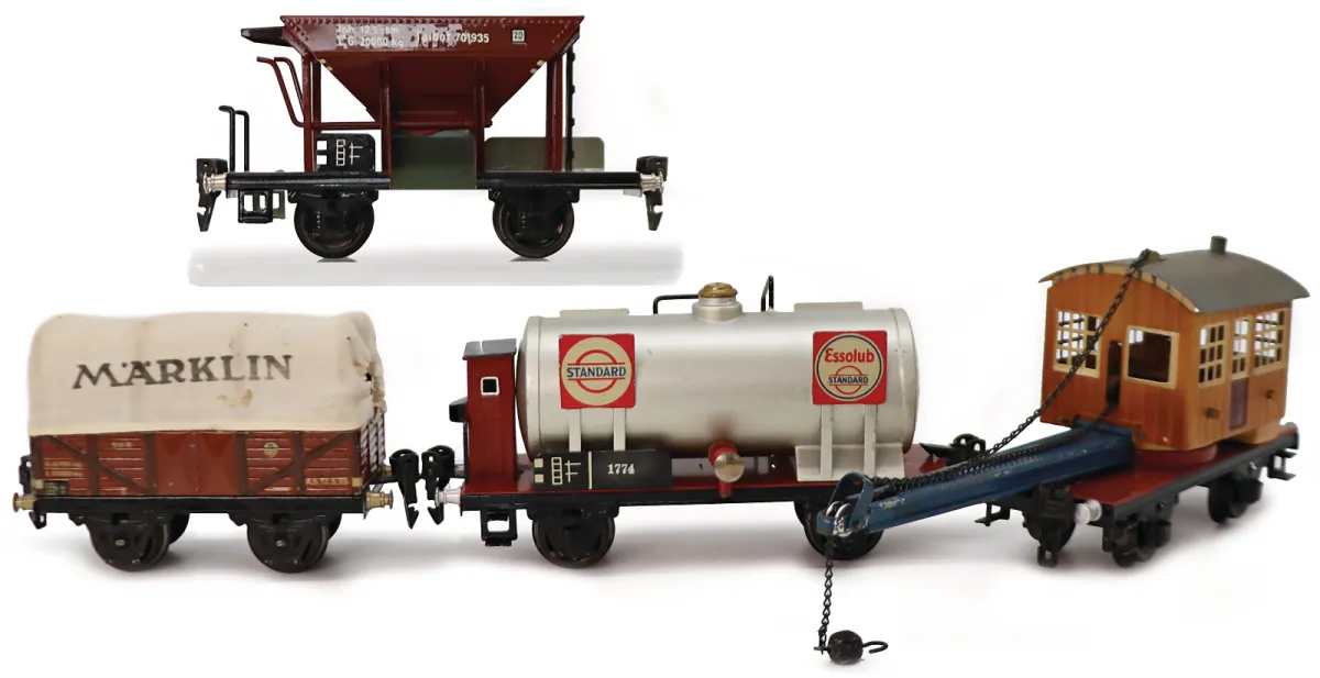 MÄRKLIN – Konw. 4 dwuosiowe wagony towarowe
