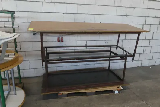 2x work table, with pallet