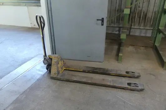 Hand pallet truck, long forks