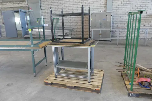 2x werktafel, met pallet