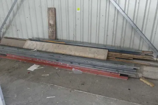 Partij houten latten