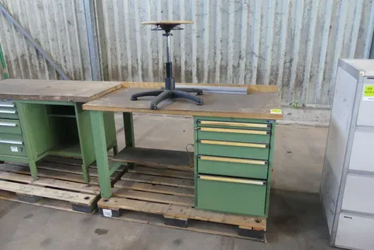 Établi avec tabouret