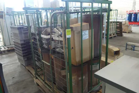 Lot of industrial supplies, with stock