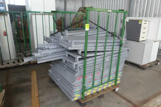 Lot of shelving components, with rack