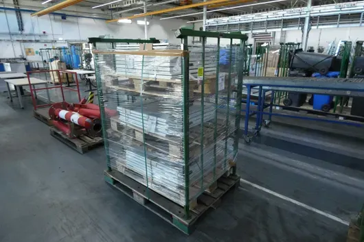 Posten Rückwände für Messestand, mit Lagerrunge