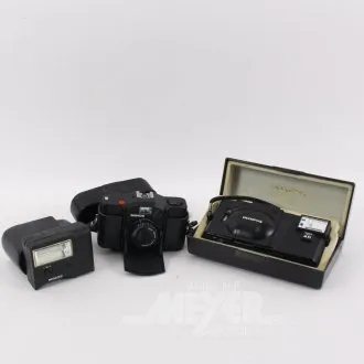 2 cameras and 1 flash unit