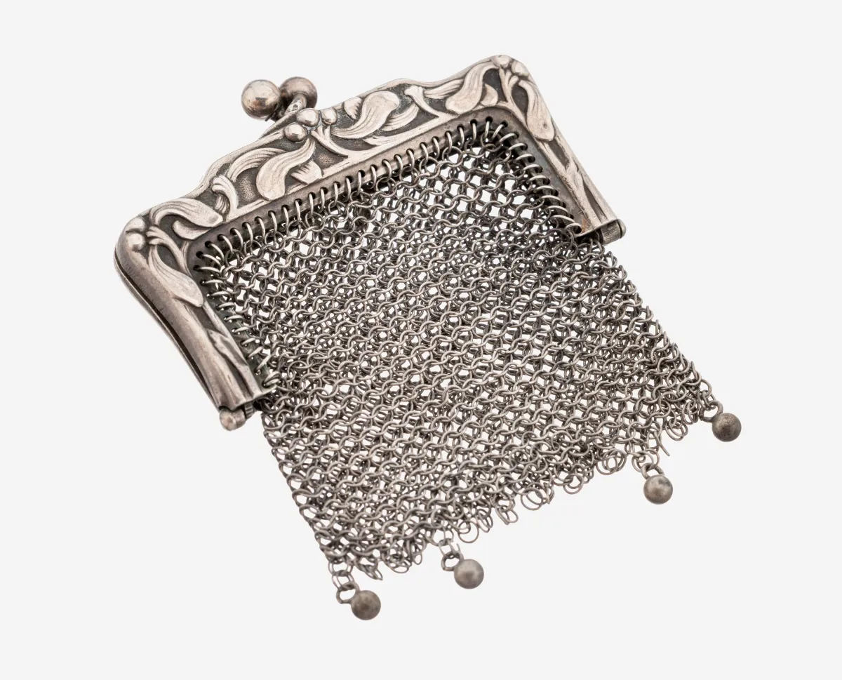 Bourse en argent 800, France vers 1900, monture décor de gui d'époque