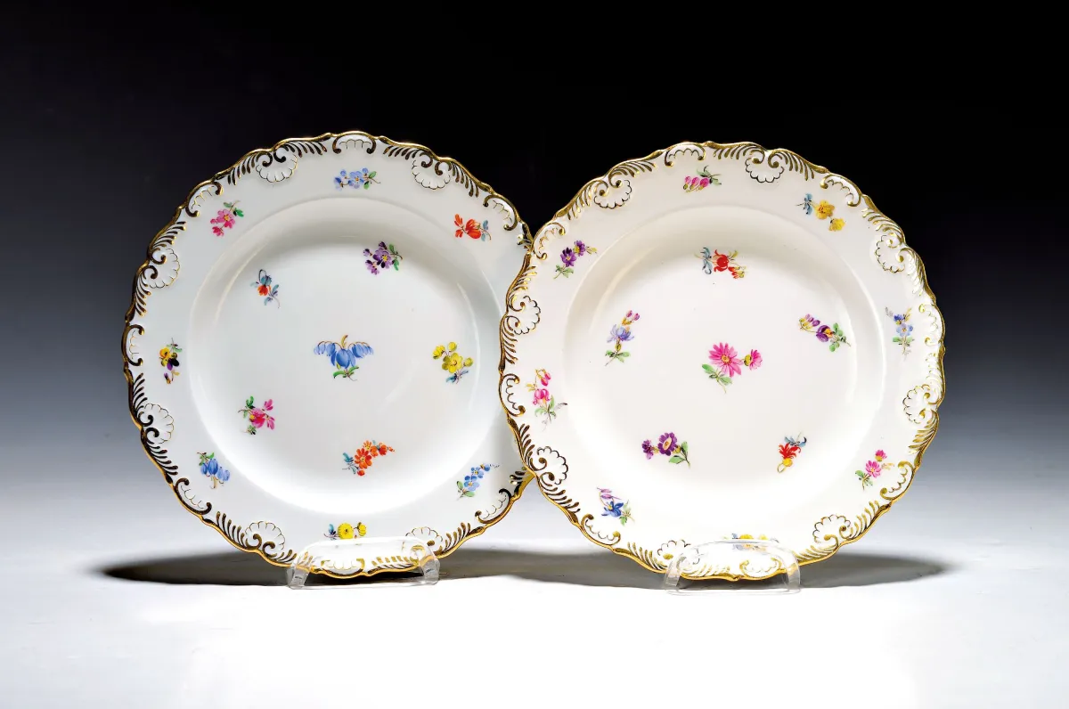 2 dessert plates, Meissen, circa 1890-1900, 1st choice, polychrome painted with scattered flowers,