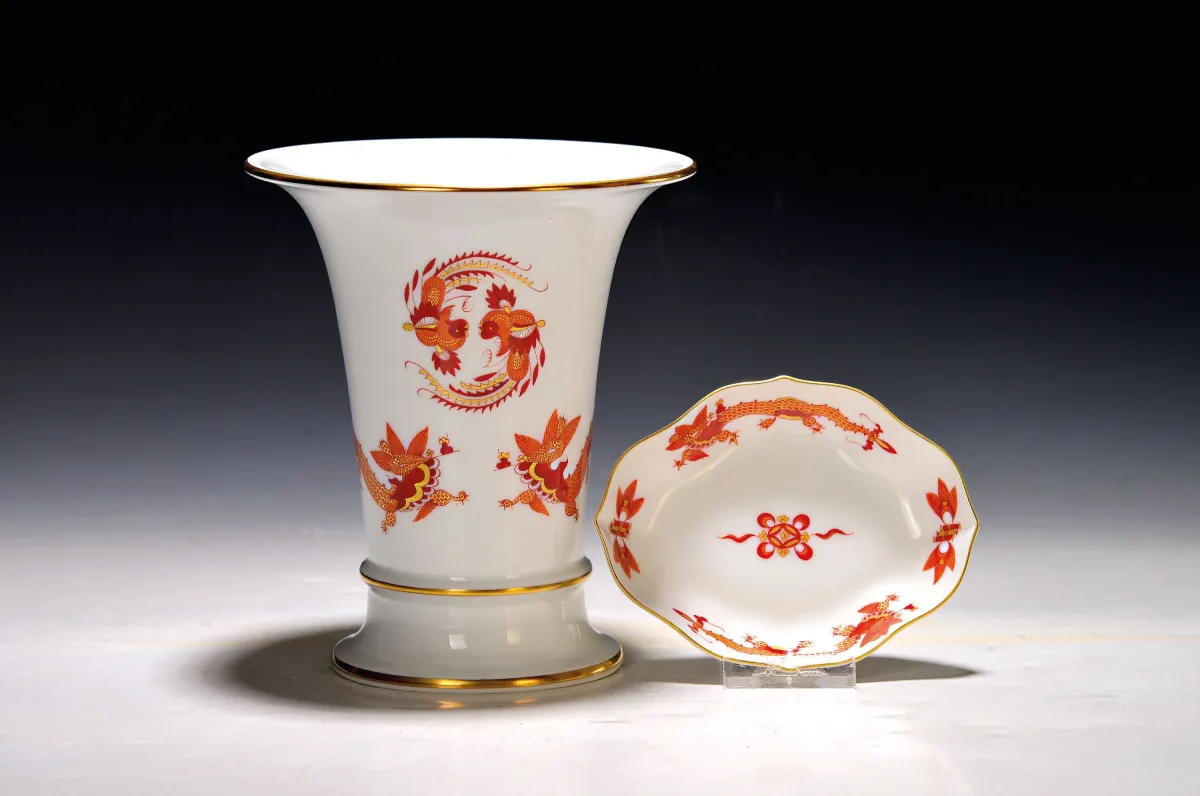 Duży wazon trąbkowy i misa, czerwony smok dworski, Meissen, po 1945, porcelana