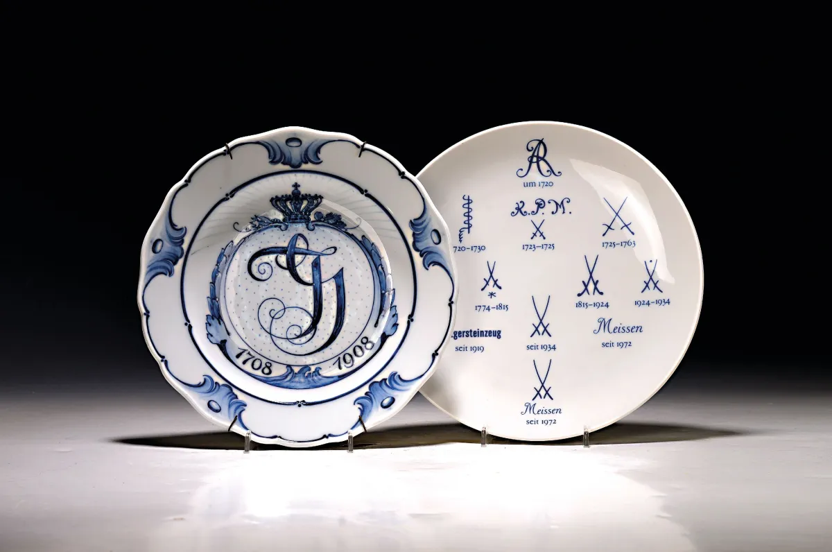 2 souvenir plates, Meissen, 1st choice, 1x with porcelain marks from 1720 to 1972