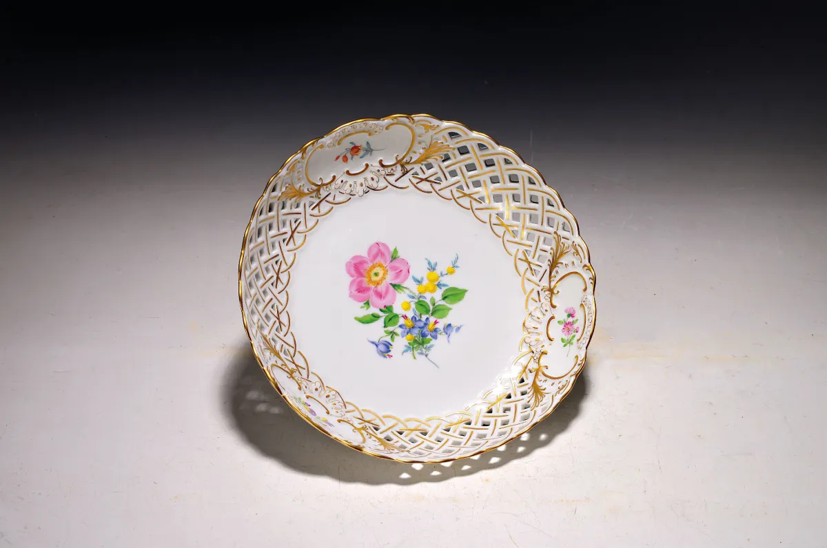 Korbschale mit Blumenmalerei, Meissen, nach 1945, Porzellan, Blumenmalerei,