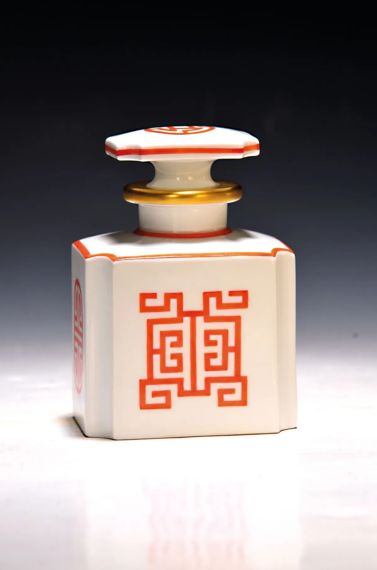 Chinoise Art Deco tea caddy, KPM, Berlin, 1920s, design Ernst Böhm, porcelain,