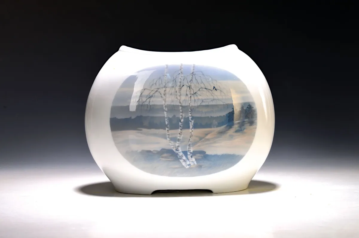 Váza, Rosenthal, kolem 1912, malba Lena Rothe, porcelán, malba krajiny na přední straně