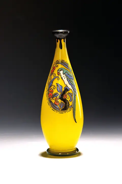 Vase, Delatte, Nancy, vers 1920, verre incolore, inclusion intérieure jaune, peinture à l'émail avec