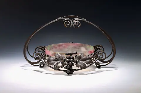 Grande coupe Art nouveau, Muller Frères, vers 1920, verre multicouche incolore avec vert