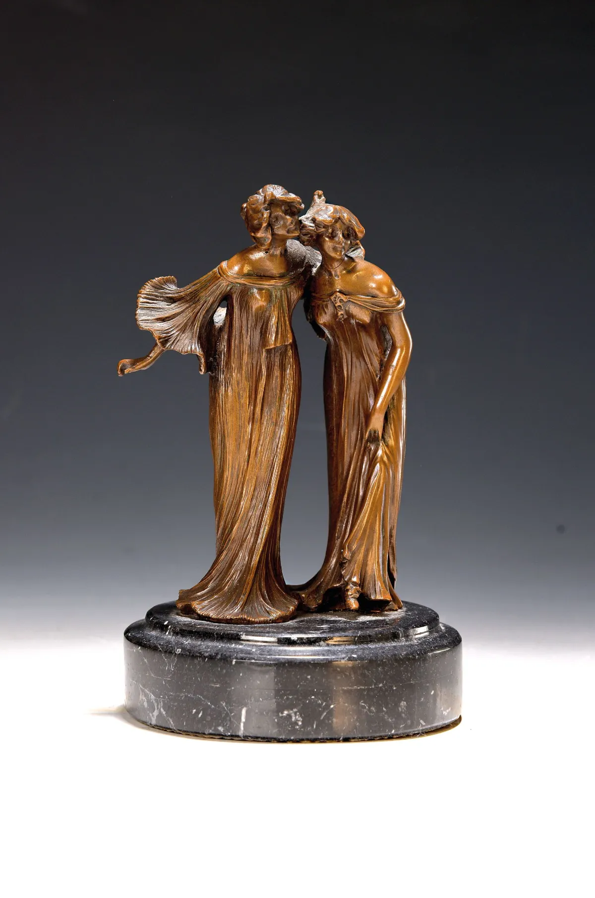 Bronzefigurine, nach Agathon Leonard (1841 -1923), Bronze patiniert, Zwei Grazien,