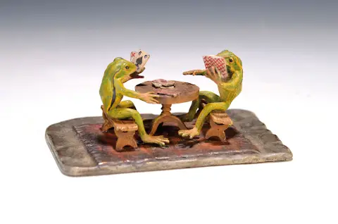 Deux grenouilles jouant au poker, bronze viennois, signé Bergmann, polychrome, env.