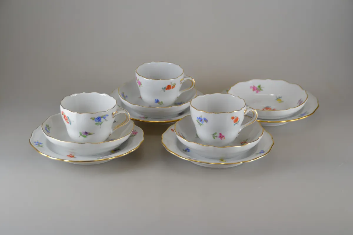 3 кофейных набора, декор рассыпанные цветы, Meissen, после 1945, фарфор, ручная роспись
