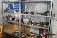Étagères métalliques à assembler