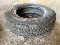 1 pneu Matador 205/75R17.5