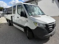 1 utilitaire Mercedes Benz double cabine plateau