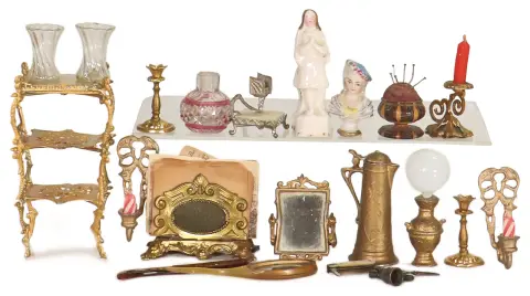 Lot de pièces décoratives pour maison de poupée