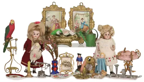 Lot d'accessoires de décoration de maison de poupée