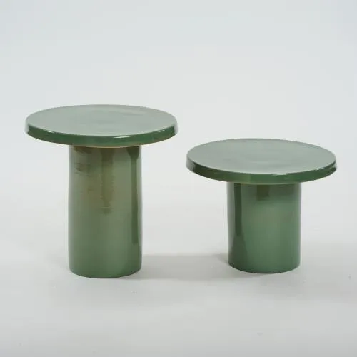Deux tables d'appoint, années 1970 (design)