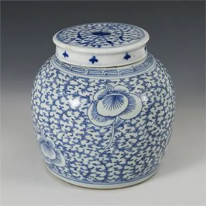 Vase couvert à rinceaux bleus