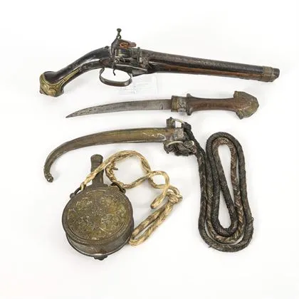 Pistole, Pulverflasche, Dolch - Nordafrika