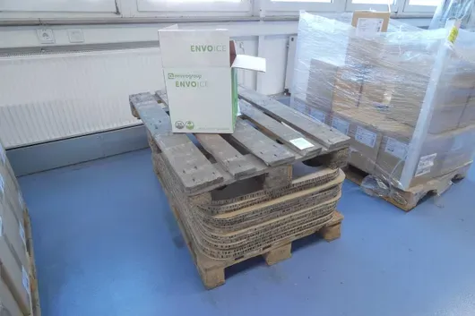 Posten Verpackungsmaterial, mit Palette